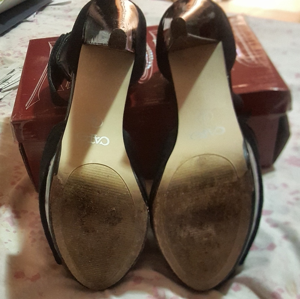 Heels - Picture 4 of 6